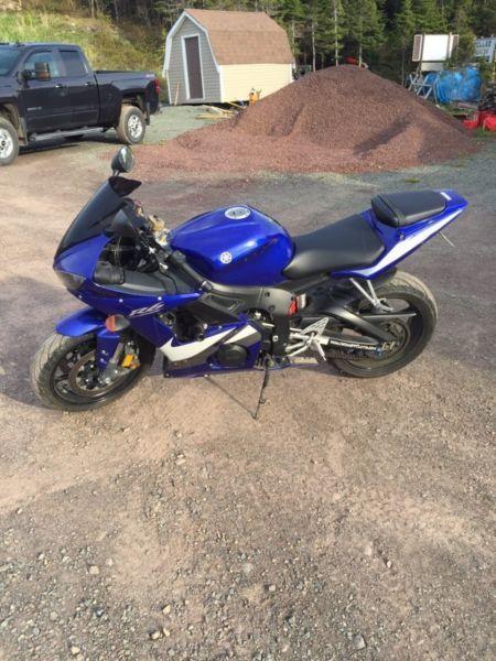 2006 Yamaha R6 priced for quick sale