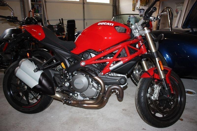 2012 Ducati Monster 1100 Evo - Like New REDUCED to $8900