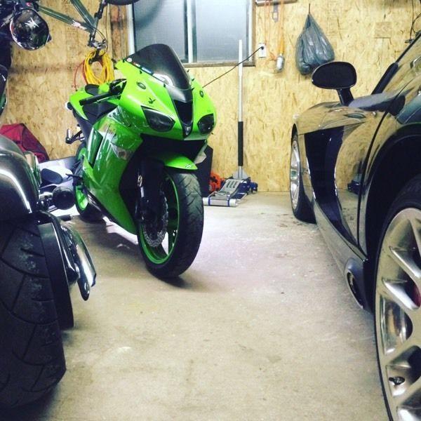 Mint condition 2008 zx6r 4000KMS!!!!