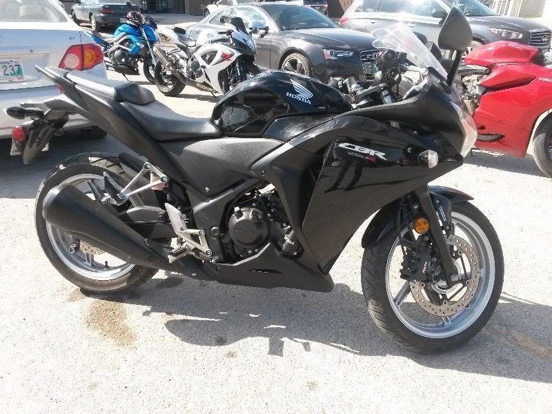 2012 Honda CBR250 New safety! Clean title! Only 7900kms!