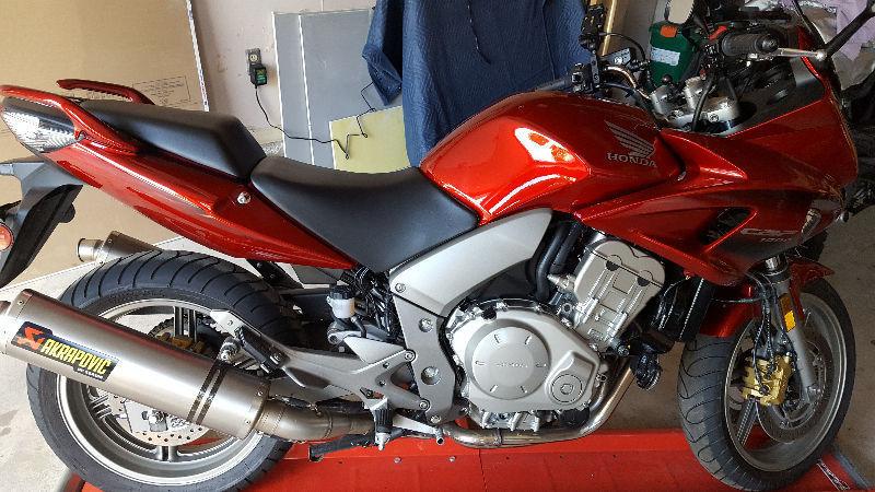 09 CBF100 ABS - Only 5k Kms!! Exhaust!! One of a kind!!!