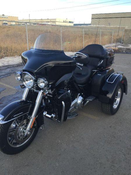 2013 HARLEY DAVIDSON TRIGLIDE