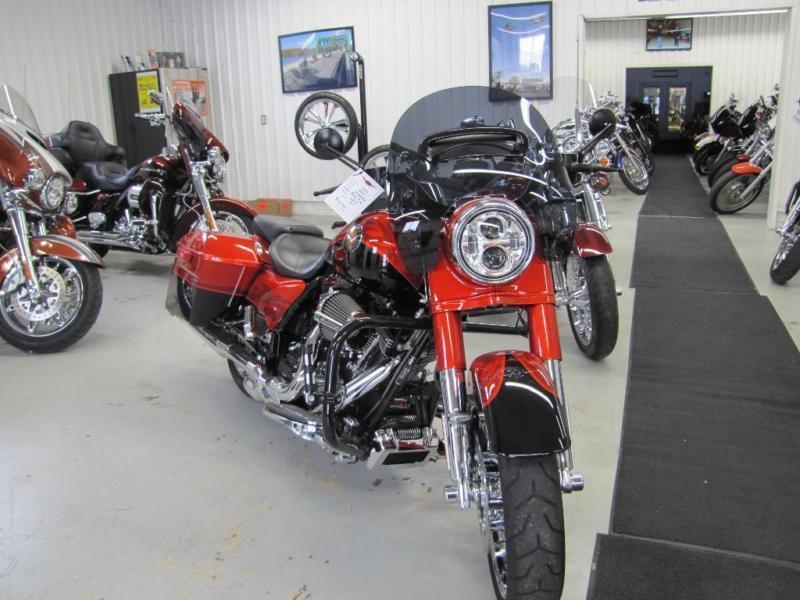 2014 Harley-Davidson® FLHRSE5 - CVO ROAD KING