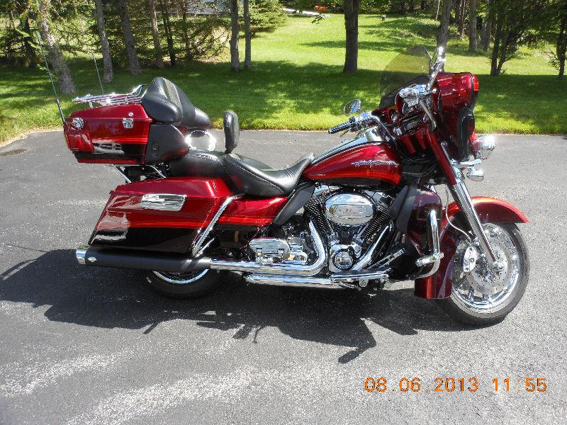 2009 CVO ULTRA CLASSIC Ruby Red/Typhoon Maroon Sell/Trade