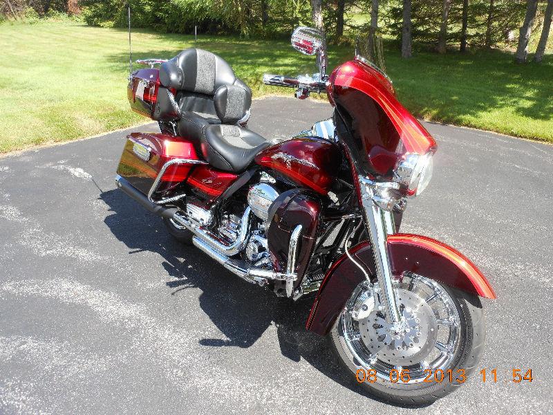 2009 CVO ULTRA CLASSIC Ruby Red/Typhoon Maroon Sell/Trade