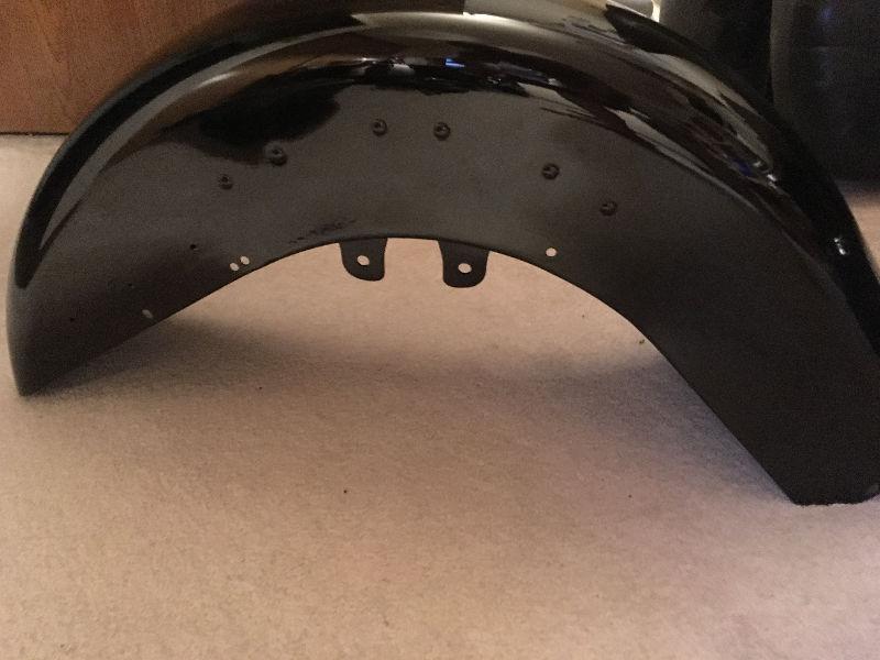 BRAND NEW HARLEY DAVIDSON BLACK FRONT FENDER AND SOLO SEAT
