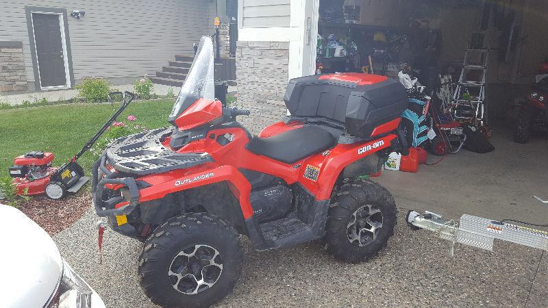 *BARELY USED* 2014 Can-Am Outlander 800R XT - 375km