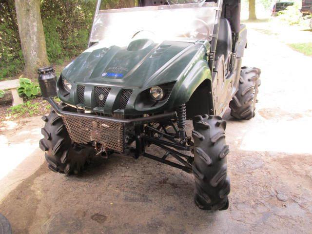 YAMAHA RHINO 4X4 SIDE BY SIDE WITH 7 INCH LIFT