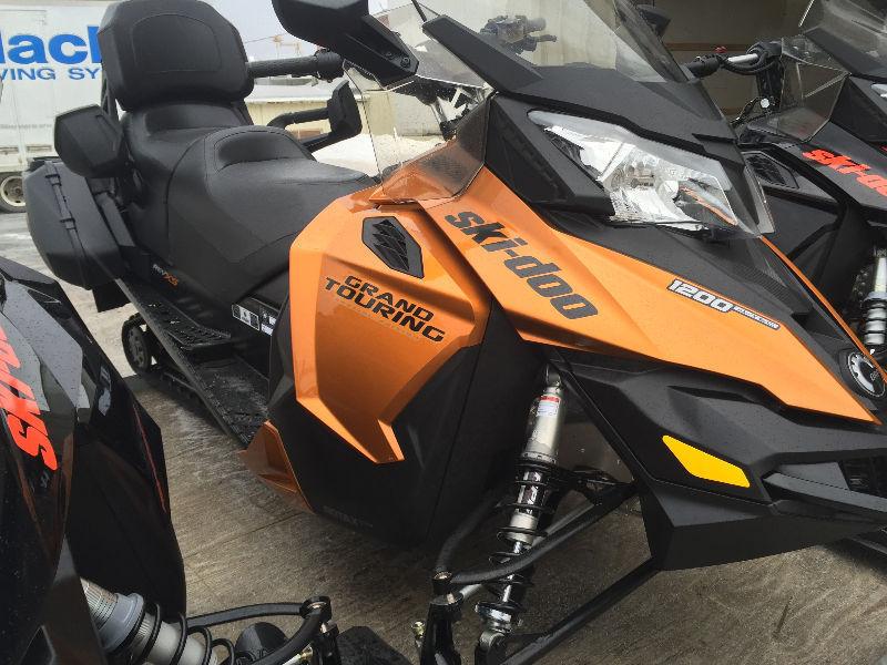 2016 SKIDOO GRAND TOURING LE 1200 4 STROKE