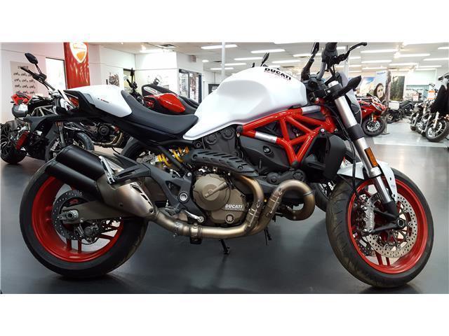 2015 Ducati Monster M821