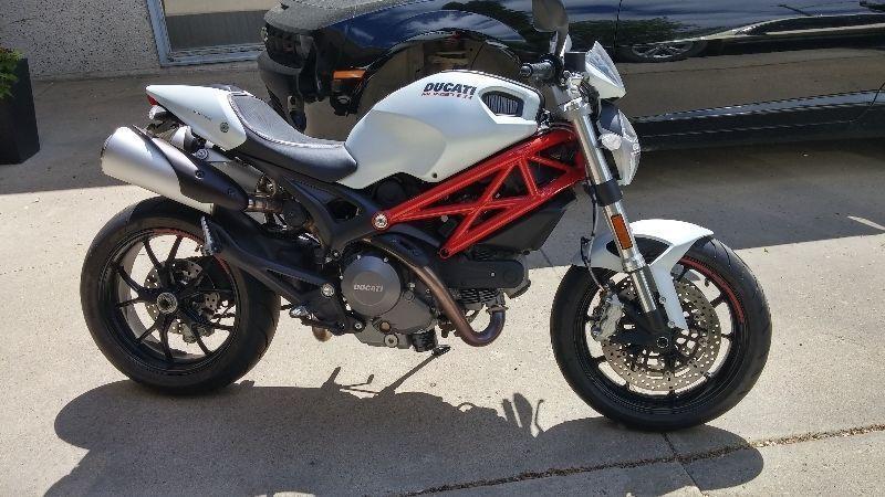 Like new 2013 Ducati 796 Monster with ABS only 974 km