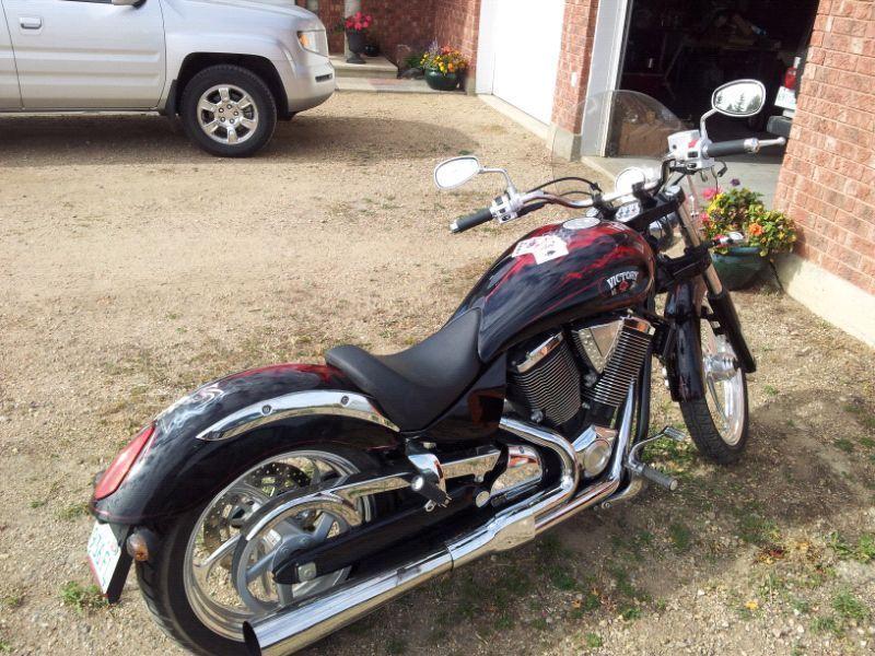 Almost new 2004 Victory Vegas