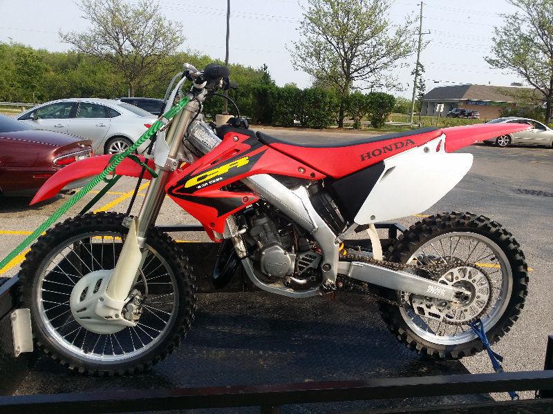 Beautiful 2003 CR125 Only 25 Original hours