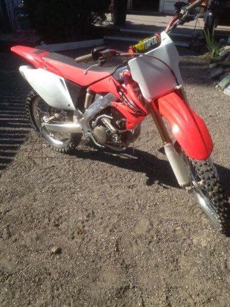 Clean 2005 Honda crf250r