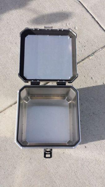 $200 NEW Aluminum Top Case Nomada Pro by Holan