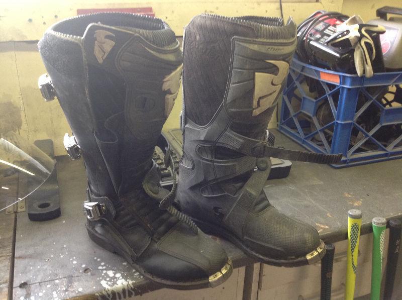 Size 13 dirt boots, full face helmets