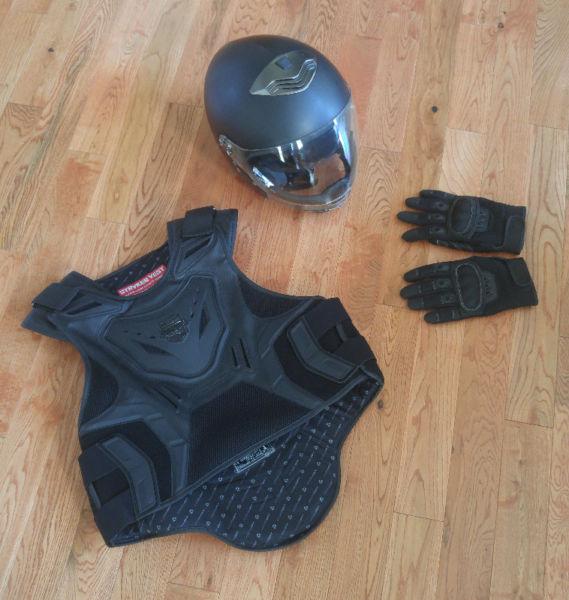 Motorcycle Gear - Helmet / Protective Vest / Gloves