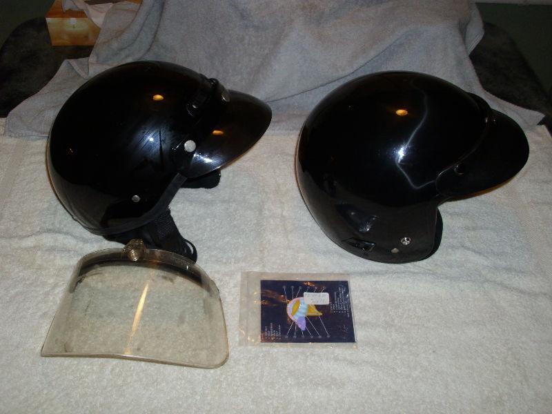 2 MOTORCYCLE HELMETS IN GREAT CONDITION