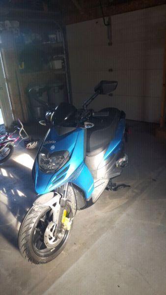Scooter 2014 Piaggio typhoon 705km mint condition