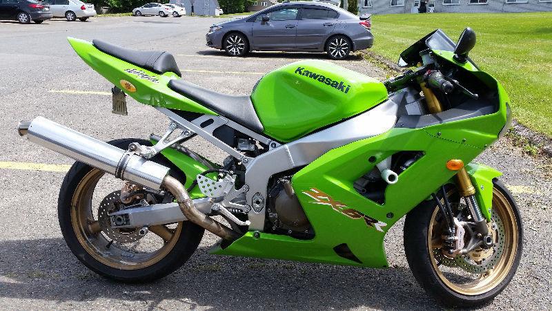 $3000 = 2003 Kawasaki Ninja ZX6RR limited edition + 2 helmets