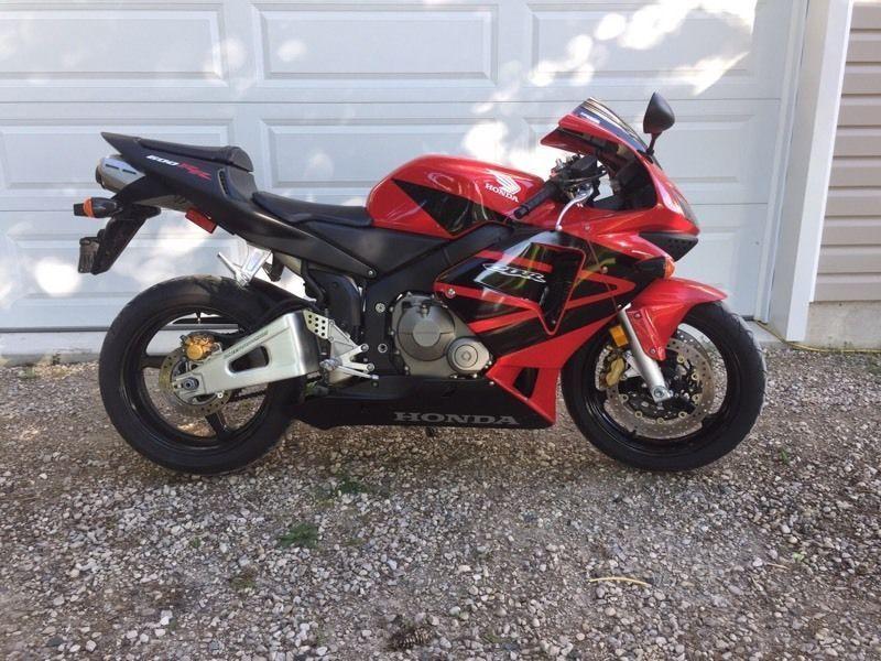 2004 Honda CBR600rr 5000km!!!!!!