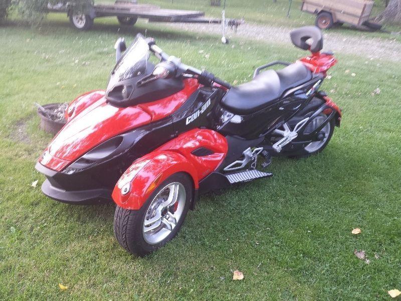 Mint Can-Am Spyder, very low kms