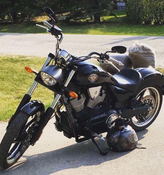 Wanted: 2011 victory Vegas 8-ball mint condition