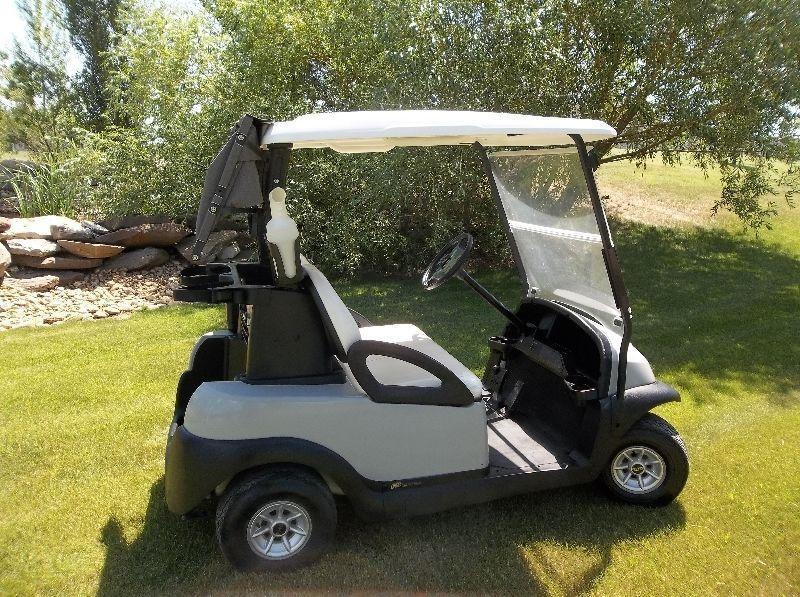 PRESEDENT MODEL CLUB CAR GOLF CART with charger