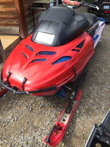 Parting out custom 1996 Skidoo summit 670