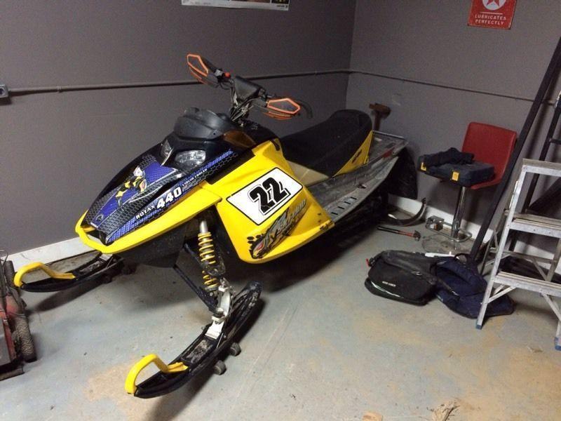 2007 ski-doo Mxz 440x sno cross sled