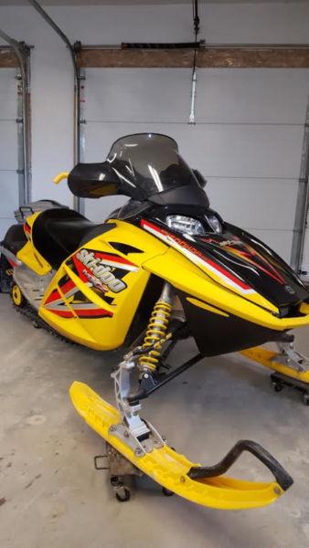 05 SkiDoo MXZ Adrenaline 600