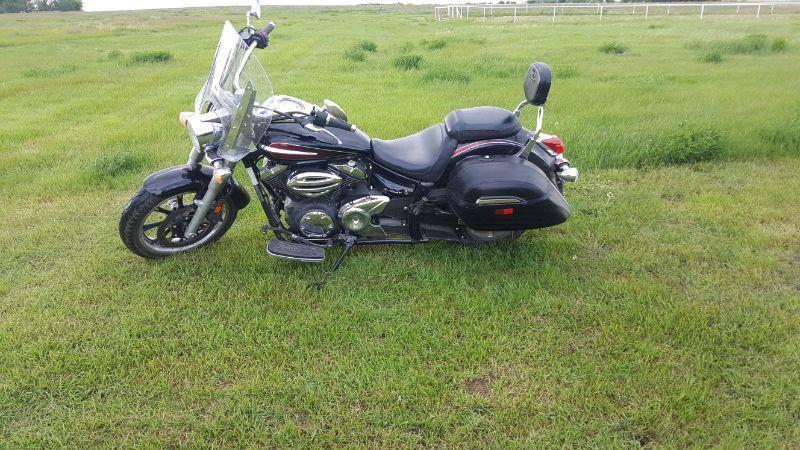 For Sale 2014 Yamaha V.Star 950 with very low km