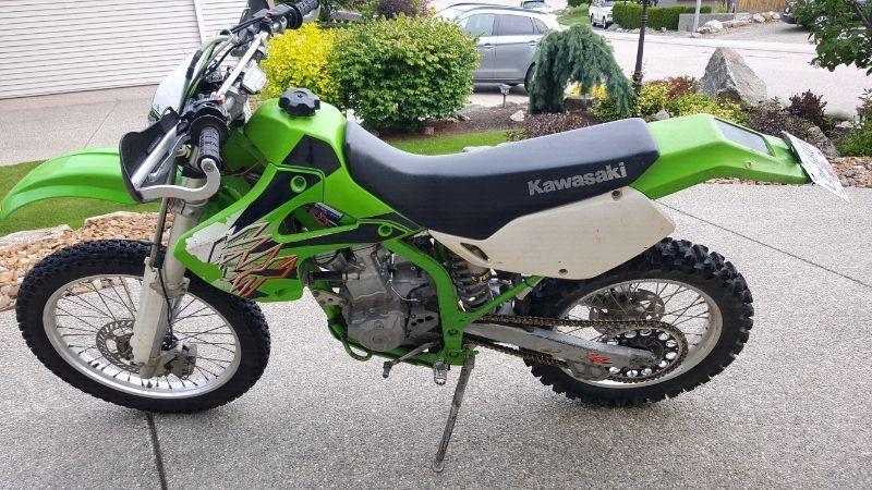 Kawasaki 2000 KLX 300 $ 2800