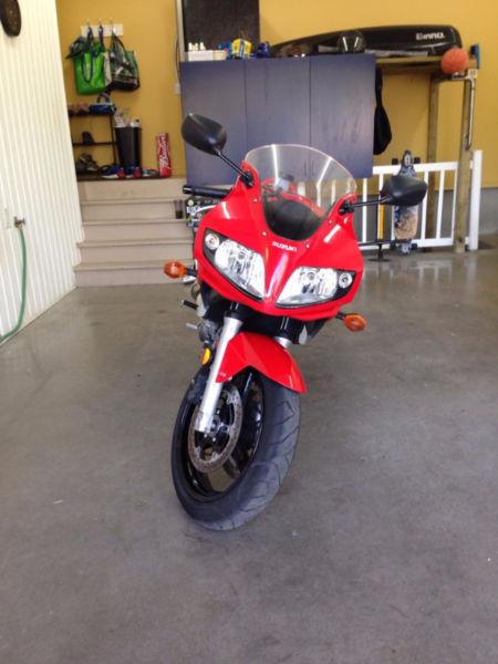 Suzuki sv650 à vendre, prix négociable