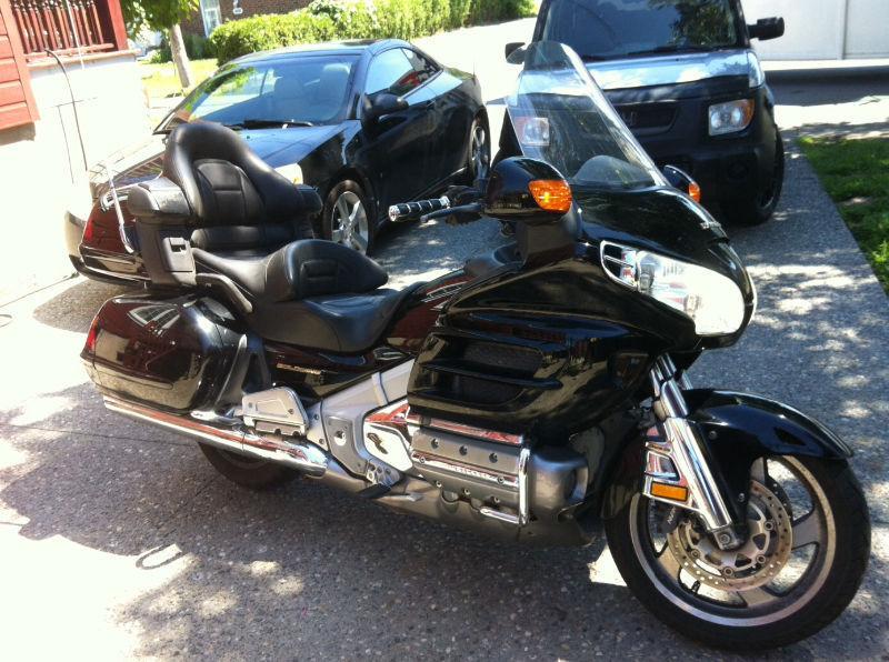 Honda gold wing 2001 parfaite condition! Faut voir