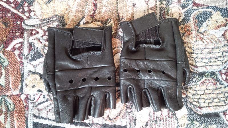 Motorcycle leather gloves