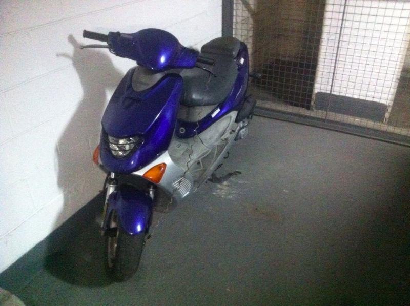 !!!ASAP!!! Scooter (moped) + helmet + lock! Price negotiable!