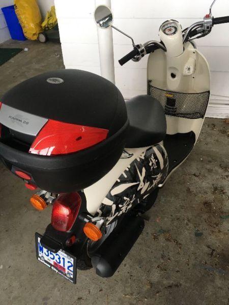 Scooter / Moped 49cc gas $1400 obo