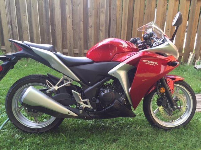 2011 Honda CBR 250 - Excellent Condition, Low Mileage