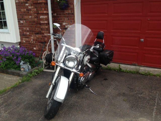 2009 Suzuki Voulisha 800 WITH EXTREMELY LOW MILEAGE