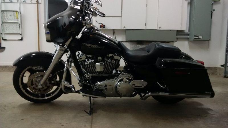 Mint 2011 Street Glide with over $10K in extras