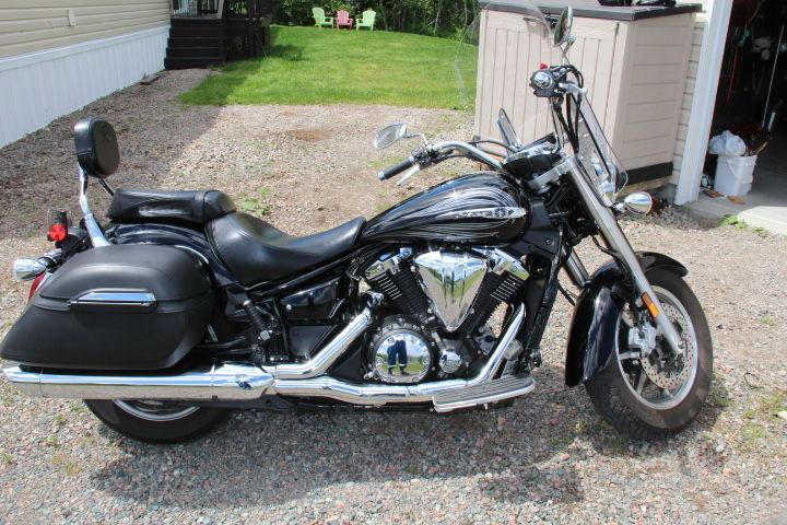 Yamaha VStar 1300 touring