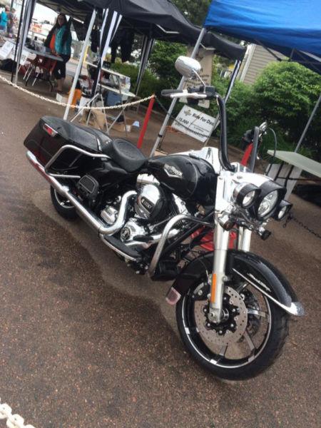 2016 Harley Davidson Road King with security