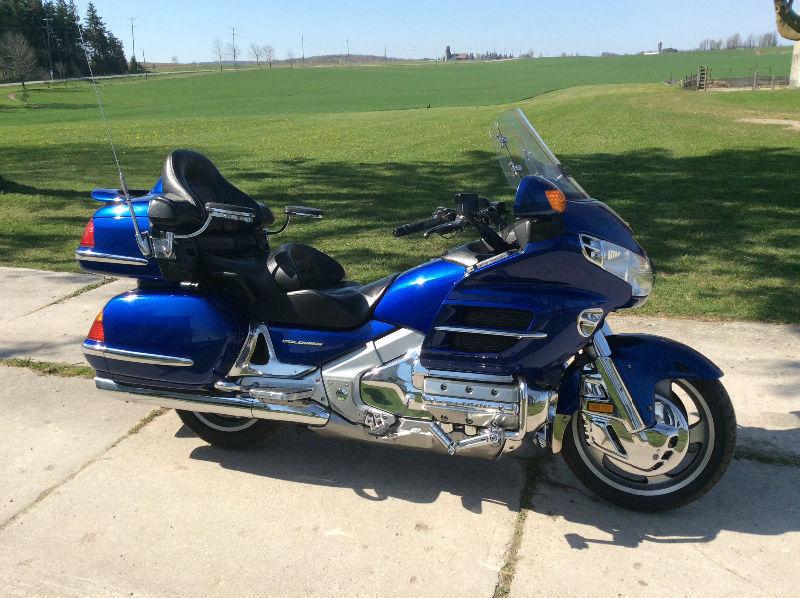 2001 Honda Goldwing 1800A in very good shape. Ready to ride!!!!!