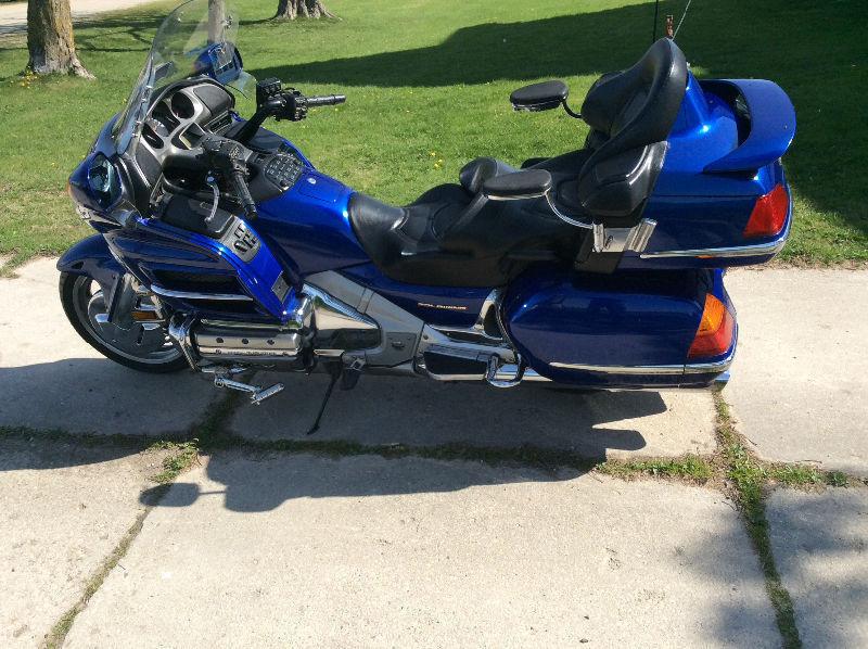 2001 Honda Goldwing 1800A in very good shape. Ready to ride!!!!!