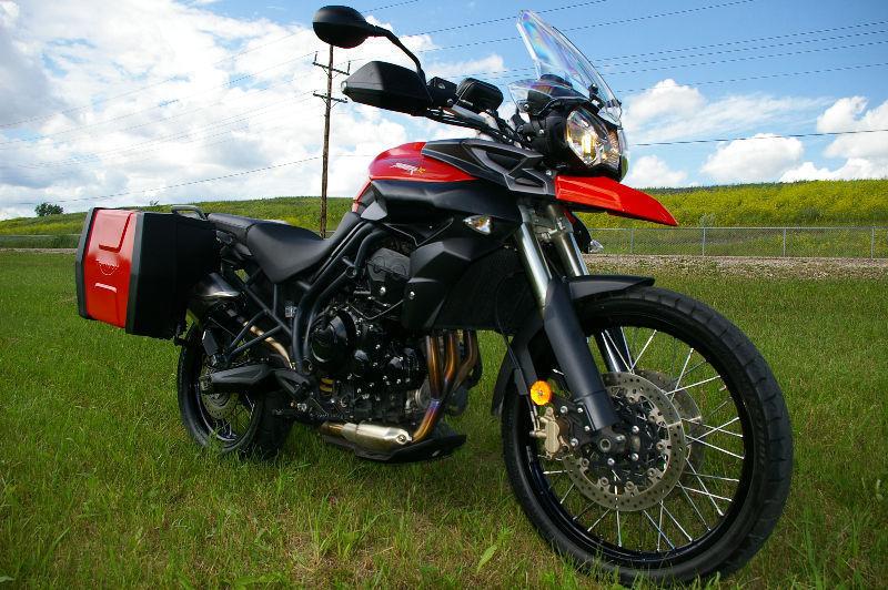 2012 Tiger 800xc very low mileage, like new with fresh safety
