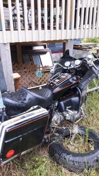 1975 Honda Goldwing looking for 600.00 obo need gone!!!