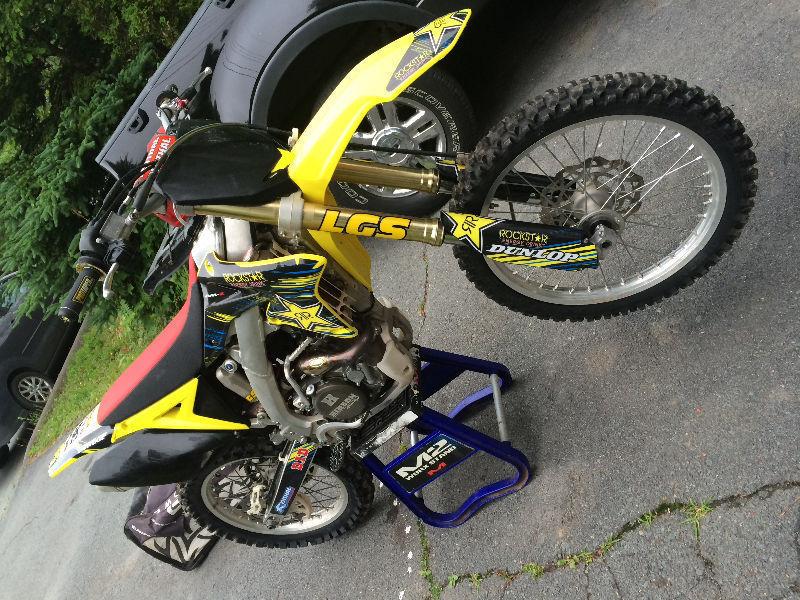 very clean 2012 rmz $3500 obo