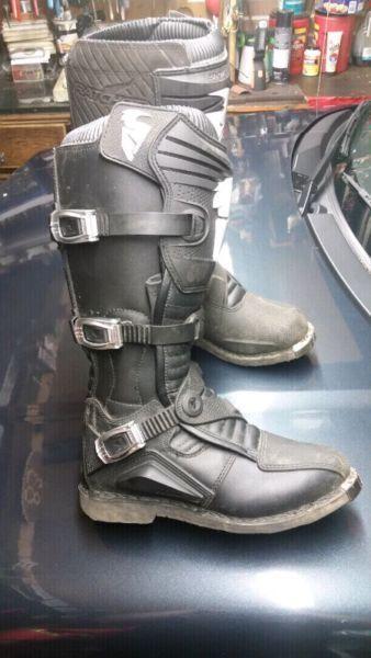 Thor ratchet boots