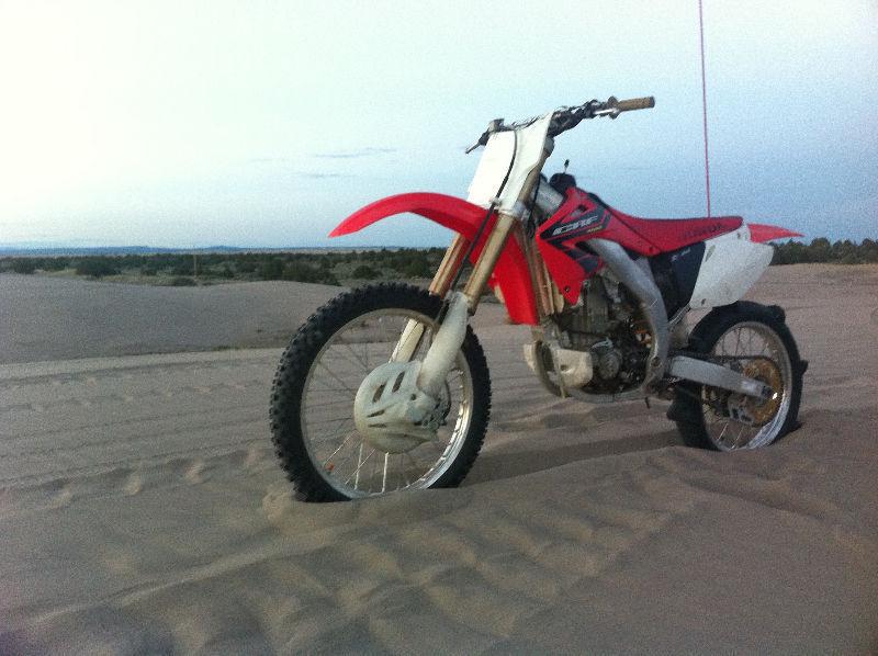 2004 CRF 450 COMES WITH A BUNCH OF EXTRAS